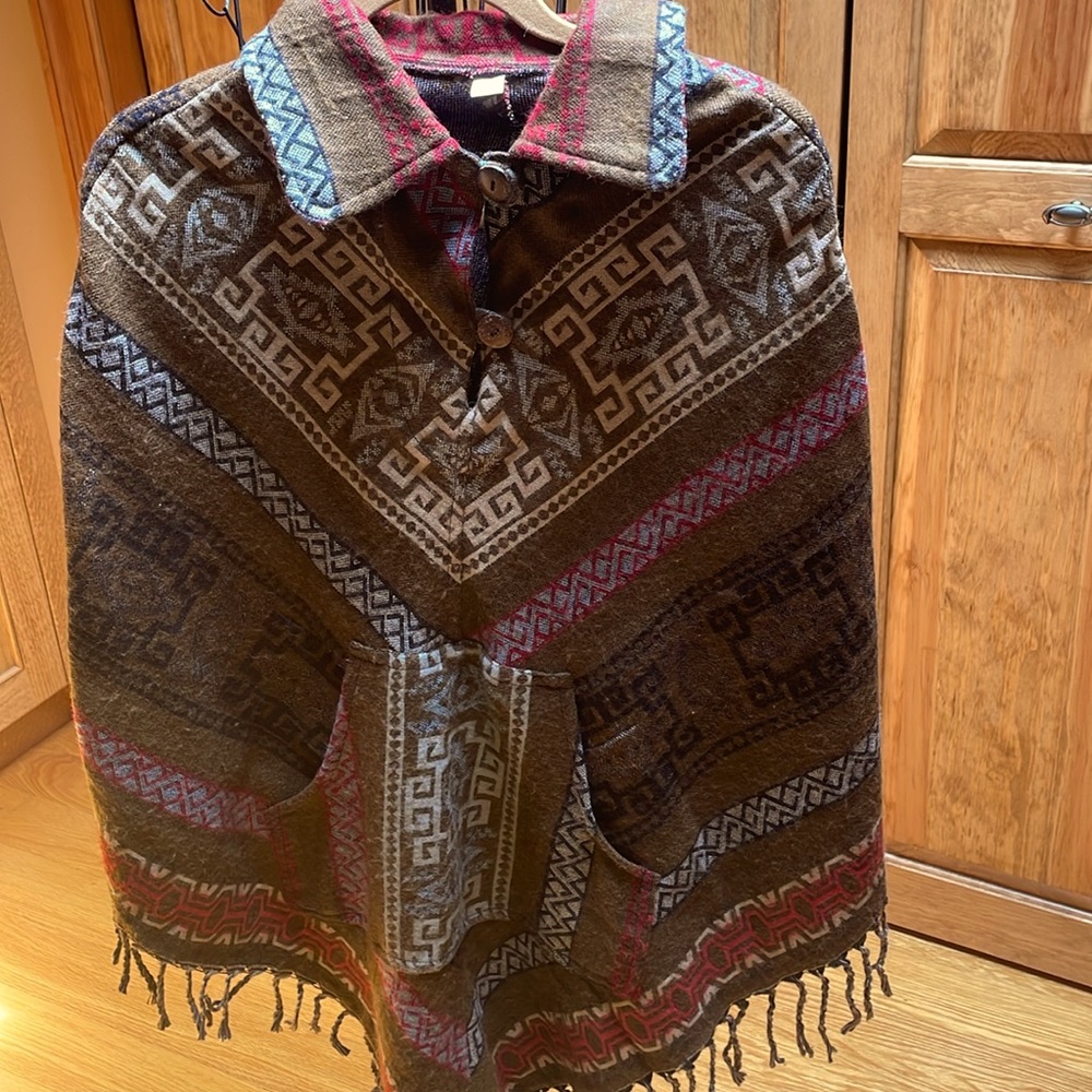 Boho poncho with kangaroo pocket